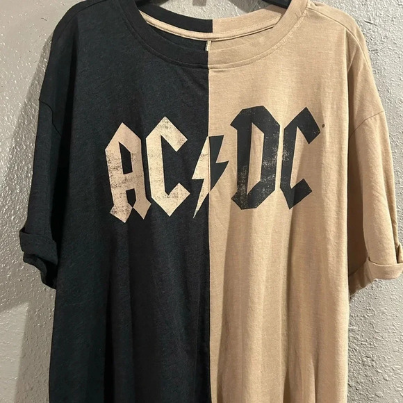 Maurices Tops - NWT AC/DC GRAPHIC TEE MAURICES SZ 0X